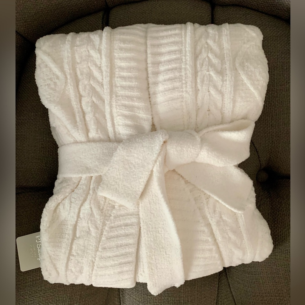 Women’s PJ Salvage - Plush Luxe Robe - Ivory - Size Small - Picture 8 of 9